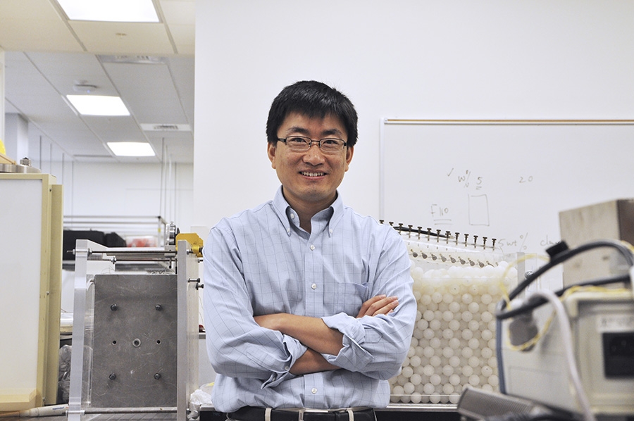 Assistant Professor Sheng Dai in his lab.